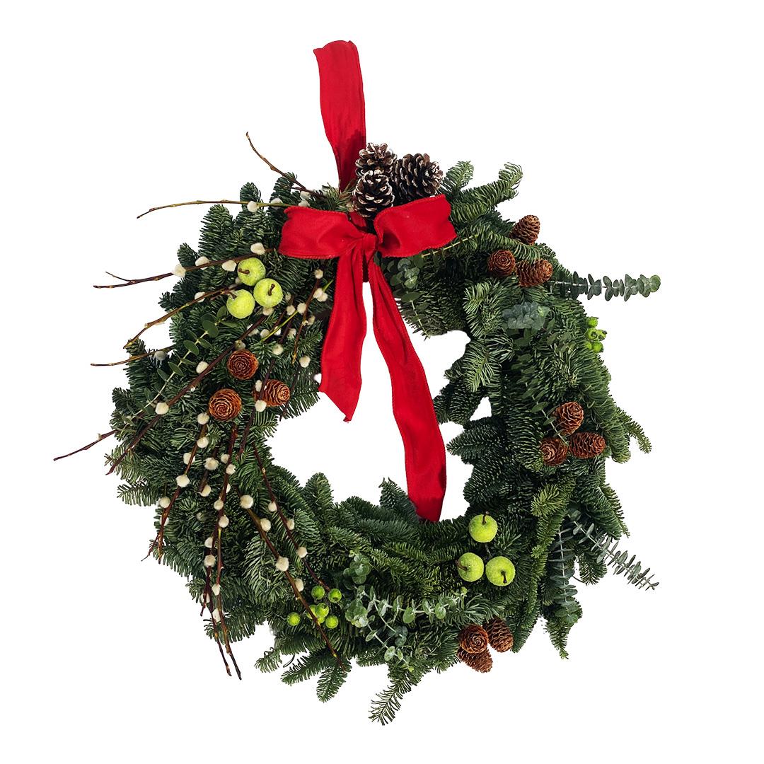 Coroa de Natal c/ Pinheiro, Eucalipto natural e elementos decorativos (40cm diâmetro)