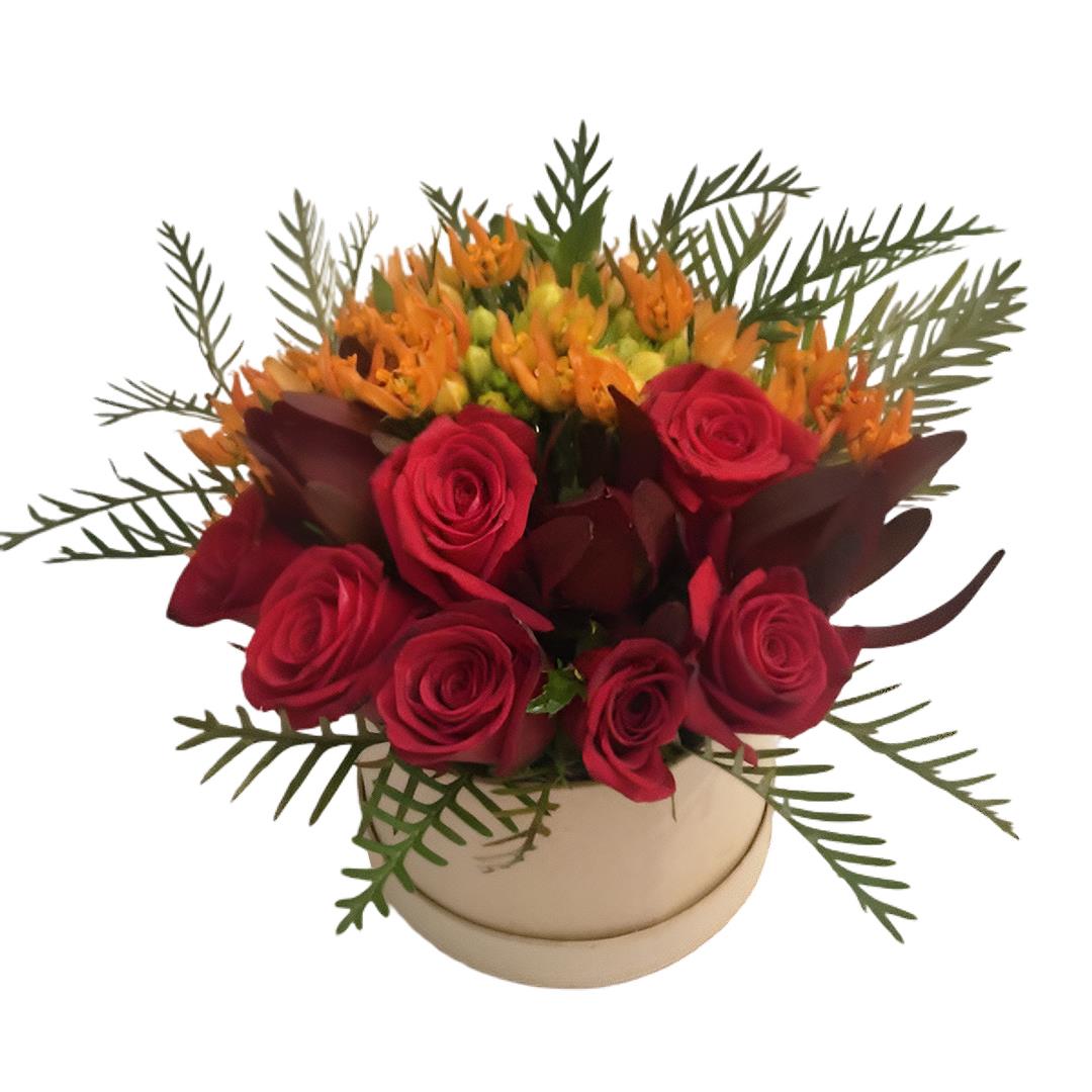 Arranjo ‘Romance’ – Rosas vermelhas e Asclépias laranja em caixa redonda